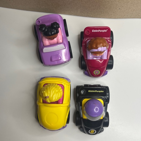 Fisher-Price set of 4 little people wheelies - Picture 6 of 6